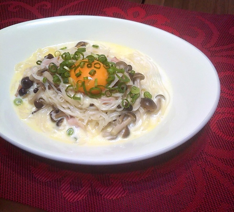 きのことベーコンの濃厚カルボナーラ素麺の画像