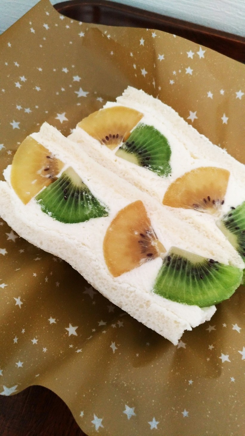 キウイのフルーツサンドイッチ☆の画像