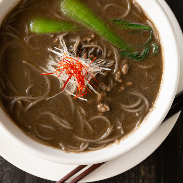 お店の味をおうちで 黒ゴマ担々汁ビーフン レシピ 作り方 By ケンミン食品 クックパッド 簡単おいしいみんなのレシピが356万品