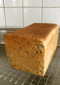 自家製酵母の角食パン★ごまチーズ