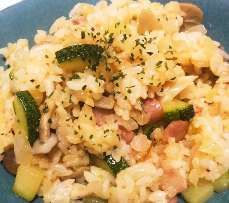 ズッキーニとしめじの和風ピラフ by Pequemex 【クックパッド】 簡単おいしいみんなのレシピが395万品