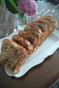 シナモンデニッシュ食パン