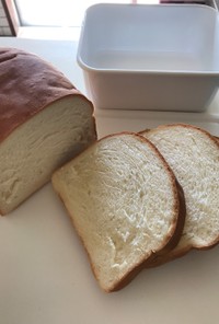 琺瑯で山食パン