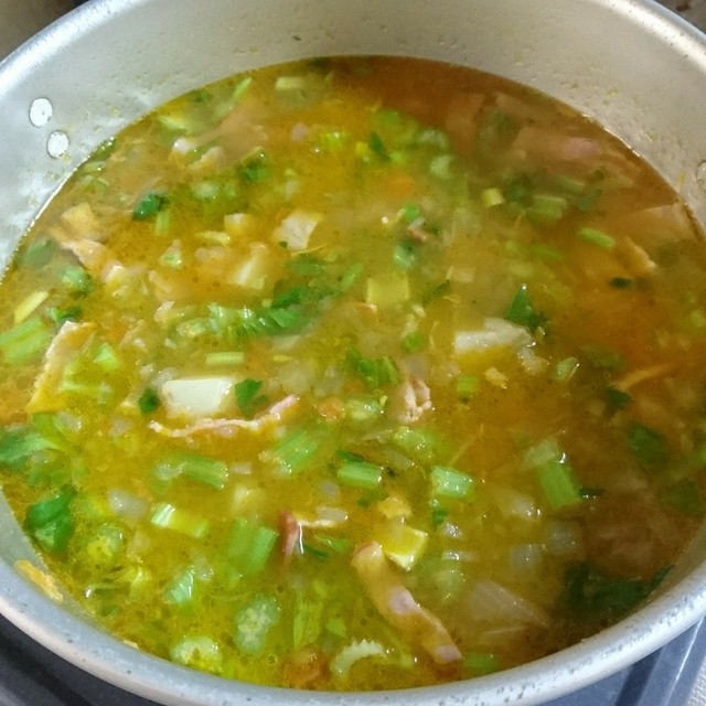 セロリとベーコンのにんじんコンソメスープ レシピ 作り方 By コックぴよたま クックパッド 簡単おいしいみんなのレシピが350万品