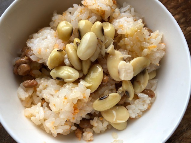 納豆とひやし豆のご飯の画像