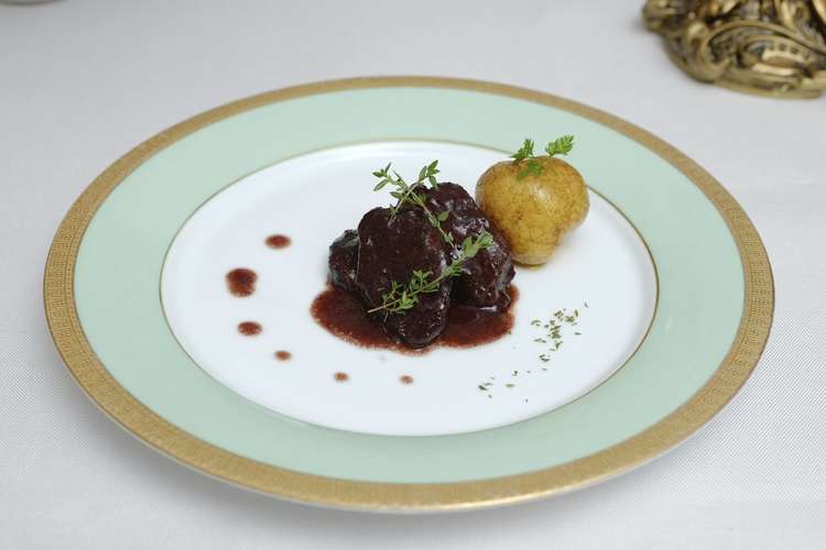 牛ホホ肉の赤ワイン煮 レシピ 作り方 By 内藤せりあ クックパッド 簡単おいしいみんなのレシピが358万品