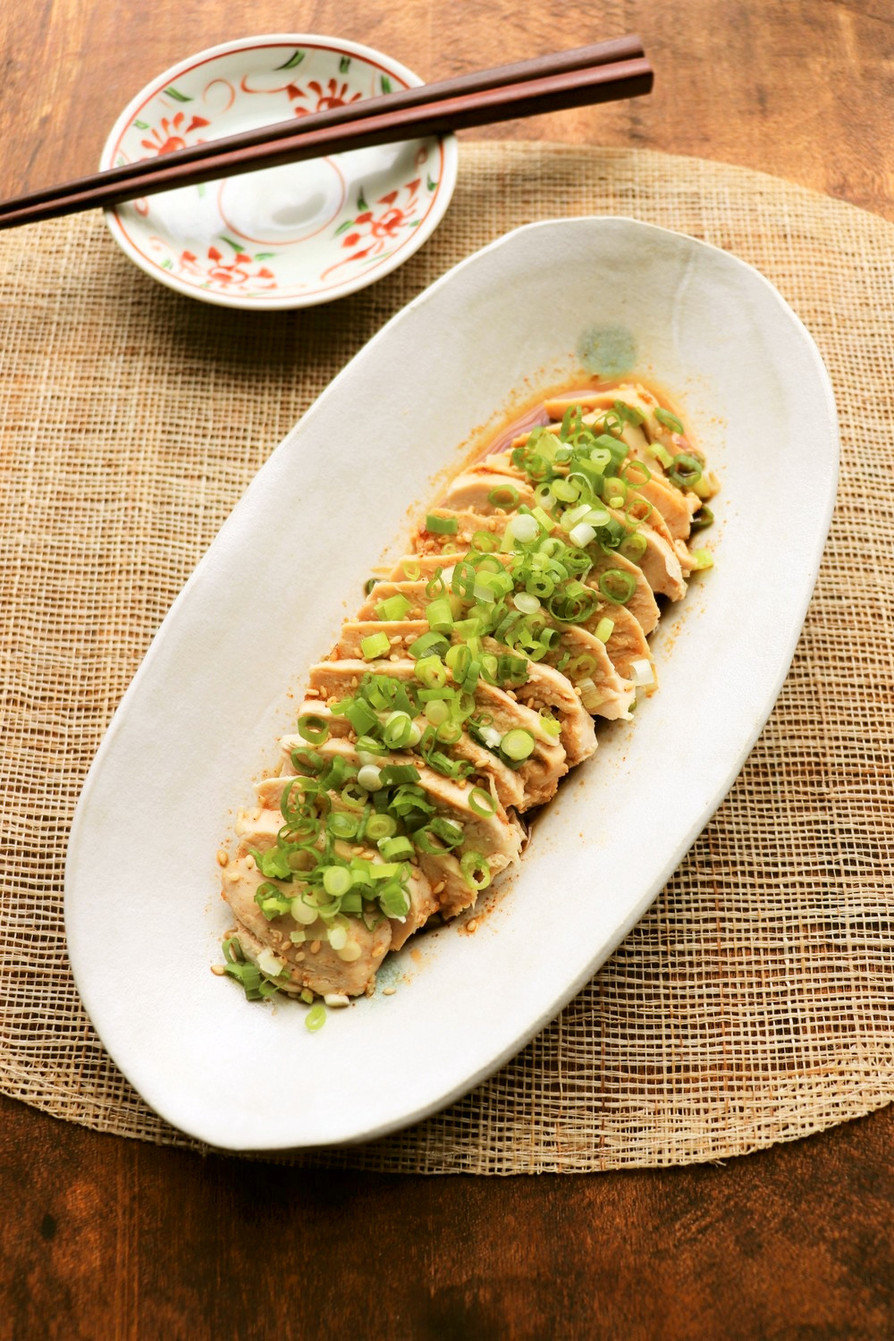 サラダチキンと焼肉のタレで簡単！よだれ鶏の画像