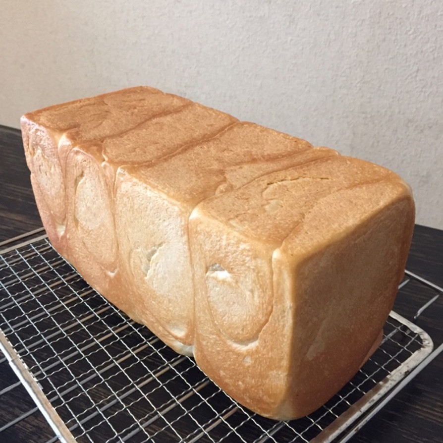 シンプルな材料で『ほぼ生食パン』♪2斤用の画像