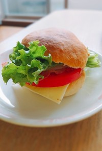 バンズ手作り☆ベーコンと野菜のバーガー