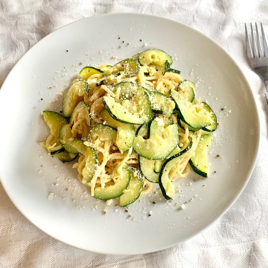 エアフライヤー パルメザン ズッキーニ チップスのレシピ