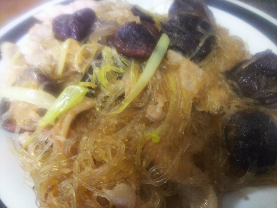 簡単中華・干し椎茸と豚肉の春雨炒めの画像