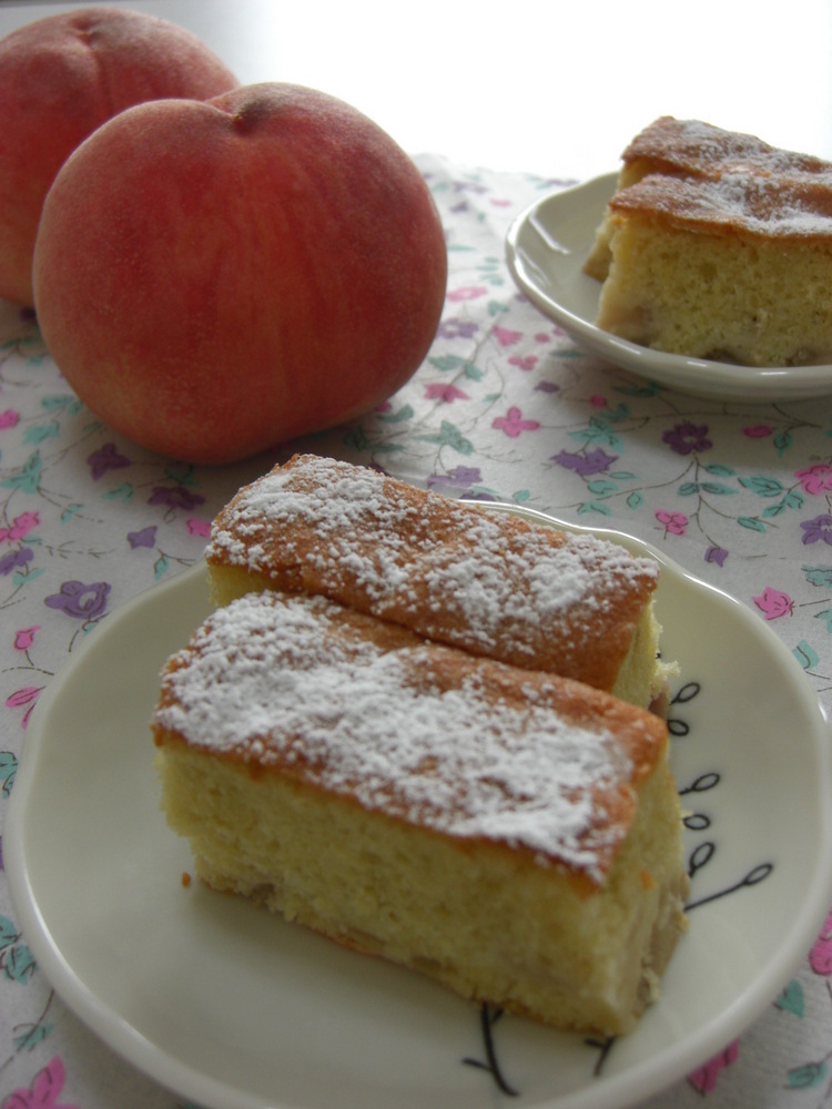簡単♬桃のケーキの画像