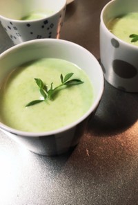 グリーンピースの冷たいスープ