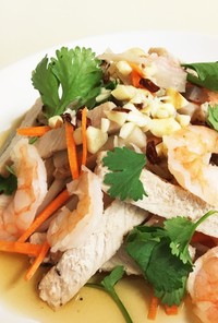 ベトナム風　縦切り蓮根と海老豚肉のサラダ