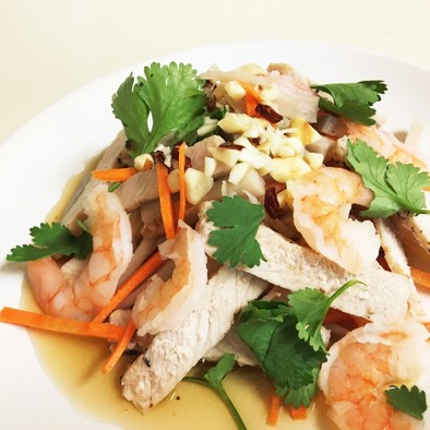 ベトナム風　縦切り蓮根と海老豚肉のサラダの写真