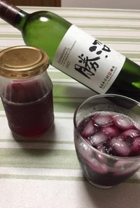 赤ワインと紫蘇ジュースのカクテル
