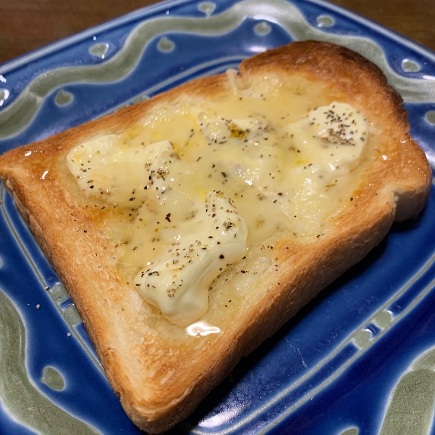 ２種類のチーズで　はちみつチーズトーストの画像