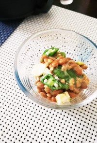 バルサミコ仕立ての簡単アボカド納豆サラダ