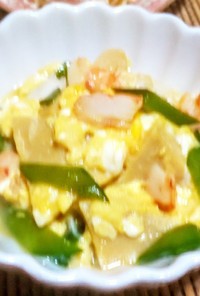 高野豆腐とエビと絹さやの炊き合わせ卵とじ