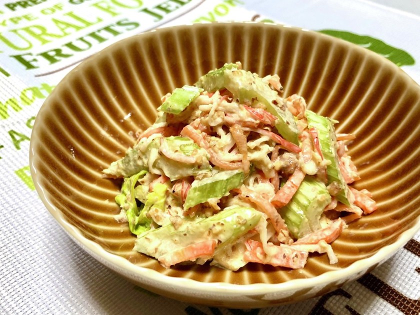 春野菜のサラダとローストアーモンドのレシピ