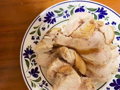 コストコキッチンペーパーで簡単蒸し鶏　の写真