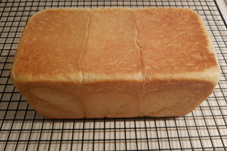 もちもちふわふわ1 5斤サイズの角食パン レシピ 作り方 By カナダcooking クックパッド