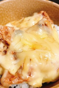 鯖缶15★スピードランチサバ味噌チーズ丼