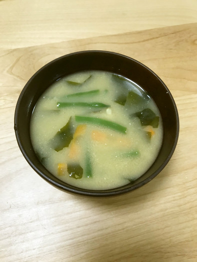 【野菜ソムリエ】さやいんげんの味噌汁の写真