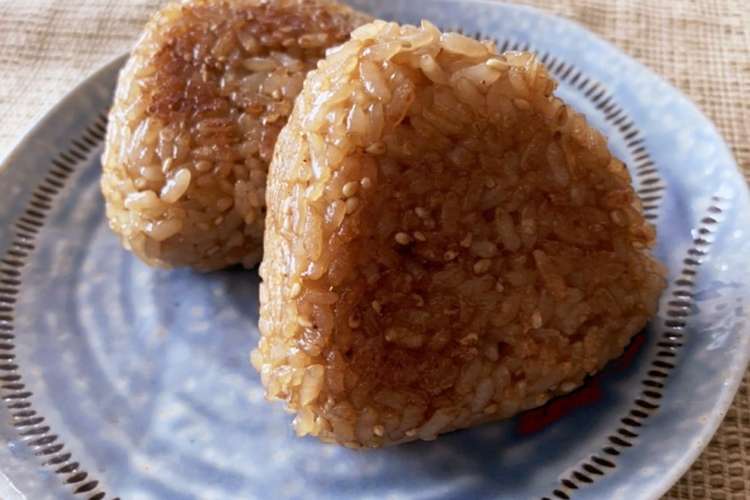 余ったご飯で作る美味しい 焼きおにぎり レシピ 作り方 By みさみかキッチン クックパッド 簡単おいしいみんなのレシピが374万品
