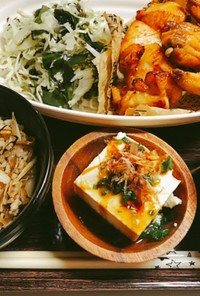 キャベツと若芽と玉ねぎの韓国サラダ