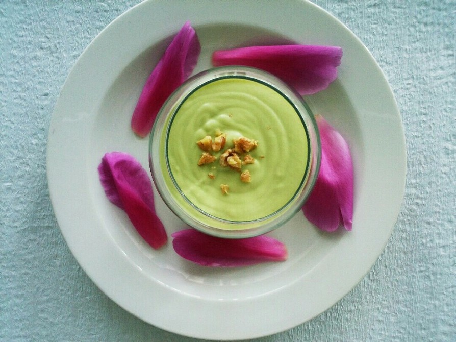 鮮やかなグリーン☆アボカド冷製スープの画像