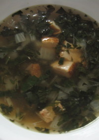 モロヘイヤとベーコンのスープ