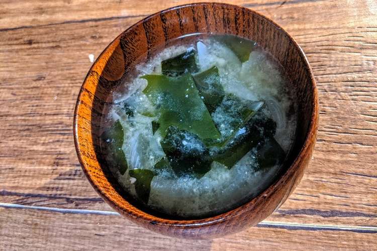 一人暮らしʕ ᴥ ʔわかめと玉ねぎ味噌汁 レシピ 作り方 By 直感台所ʕ ᴥ ʔ クックパッド 簡単おいしいみんなのレシピが370万品