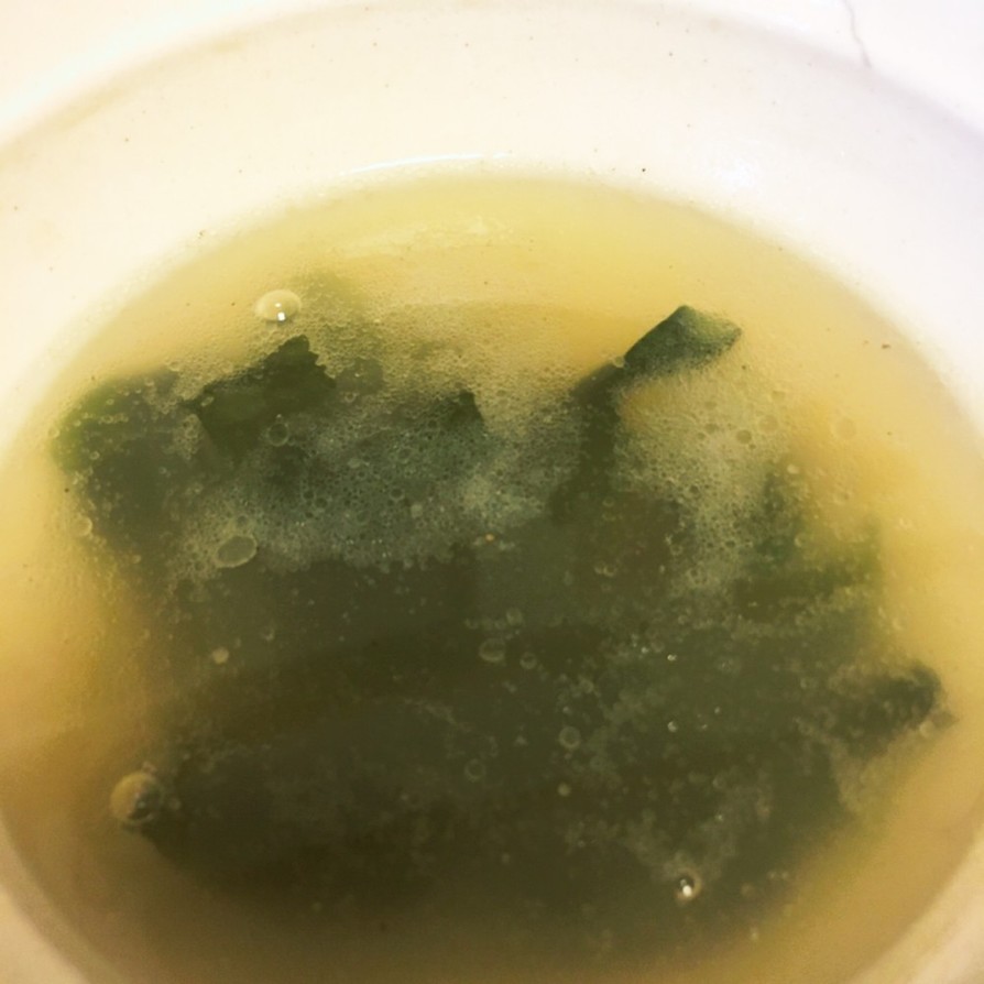 湯切りで作るカップ焼きそばスープの画像