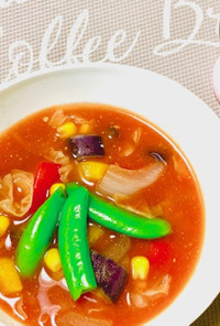 夏野菜たっぷりのアツアツ味噌スープ