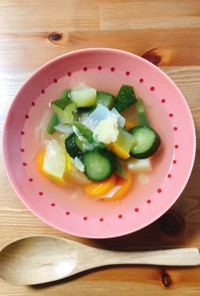お出汁でサッと煮☆夏野菜の澄んだスープ