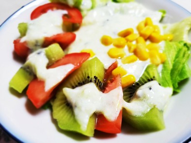 キウイのヨーグルトサラダの写真