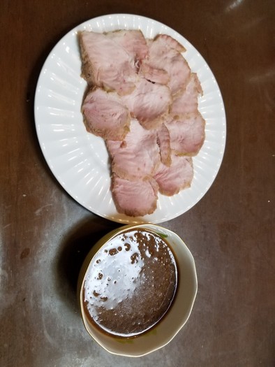 モモ肉で作る柔らか煮豚（低温調理）の写真