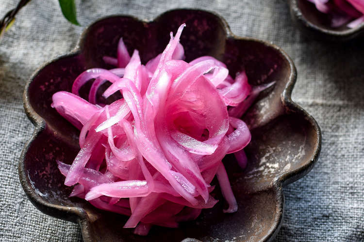 彩り綺麗 紫玉ねぎの甘酢漬け レシピ 作り方 By みずか クックパッド 簡単おいしいみんなのレシピが376万品