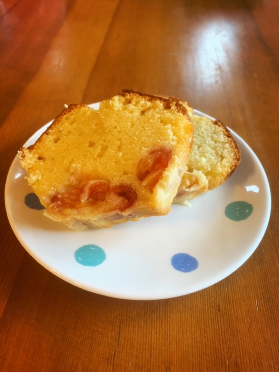 さくらんぼのパウンドケーキの画像