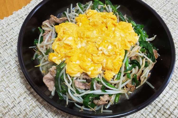 ふわふわ玉子の豚もやしニラ玉 レシピ 作り方 By よっよー クックパッド 簡単おいしいみんなのレシピが353万品