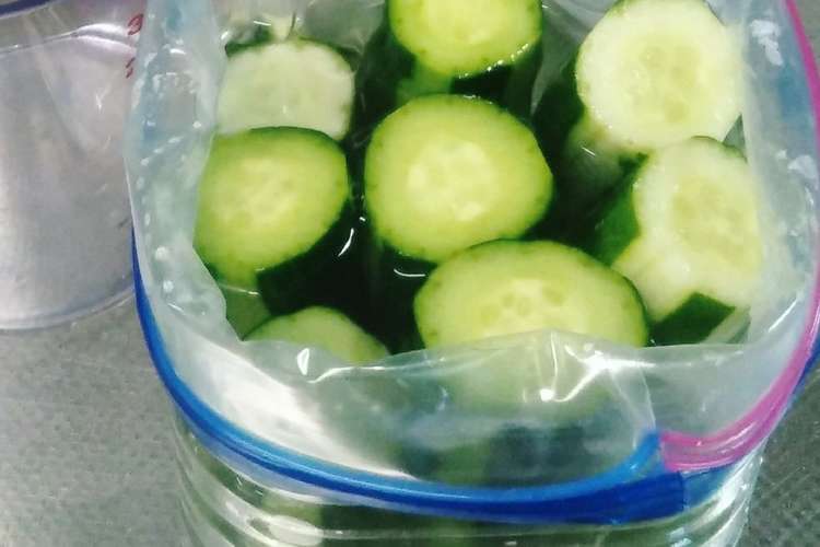 夏にぴったり 簡単きゅうりの一本漬け レシピ 作り方 By Harukyuru クックパッド 簡単おいしいみんなのレシピが366万品