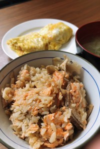 鮭と舞茸とレンコンの炊き込みご飯