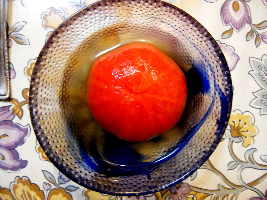 砂糖漬け真ん丸トマトをニンマリ食べよっの画像