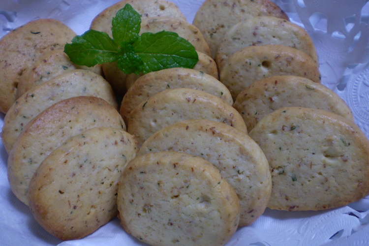 フレッシュミントの葉が入ったクッキー レシピ 作り方 By キティイママ クックパッド 簡単おいしいみんなのレシピが365万品