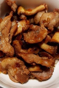 簡単☆豚肉とキノコ炒め丼