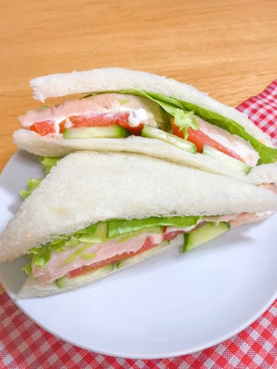 激うま&簡単★サラダチキンのサンドイッチの写真