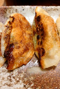 椎茸の揚げ焼き餃子と海老の揚げ焼き餃子