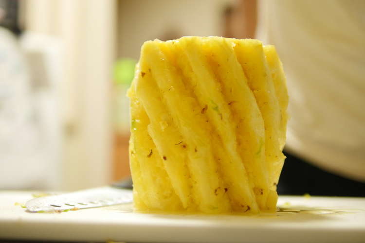 南国風パイン丸ごとカット パインジュース レシピ 作り方 By 主夫の友 タチスケ クックパッド 簡単おいしいみんなのレシピが376万品