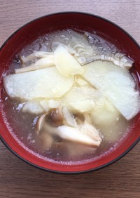 ジャガイモとしめじの中華スープ